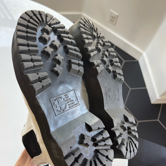 Dr Martens 2976 Platform Leather Chelsea Boot White - 7 - Picture 13 of 13